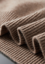 PURE CASHMERE ESSENTIAL V-NECK SWEATER